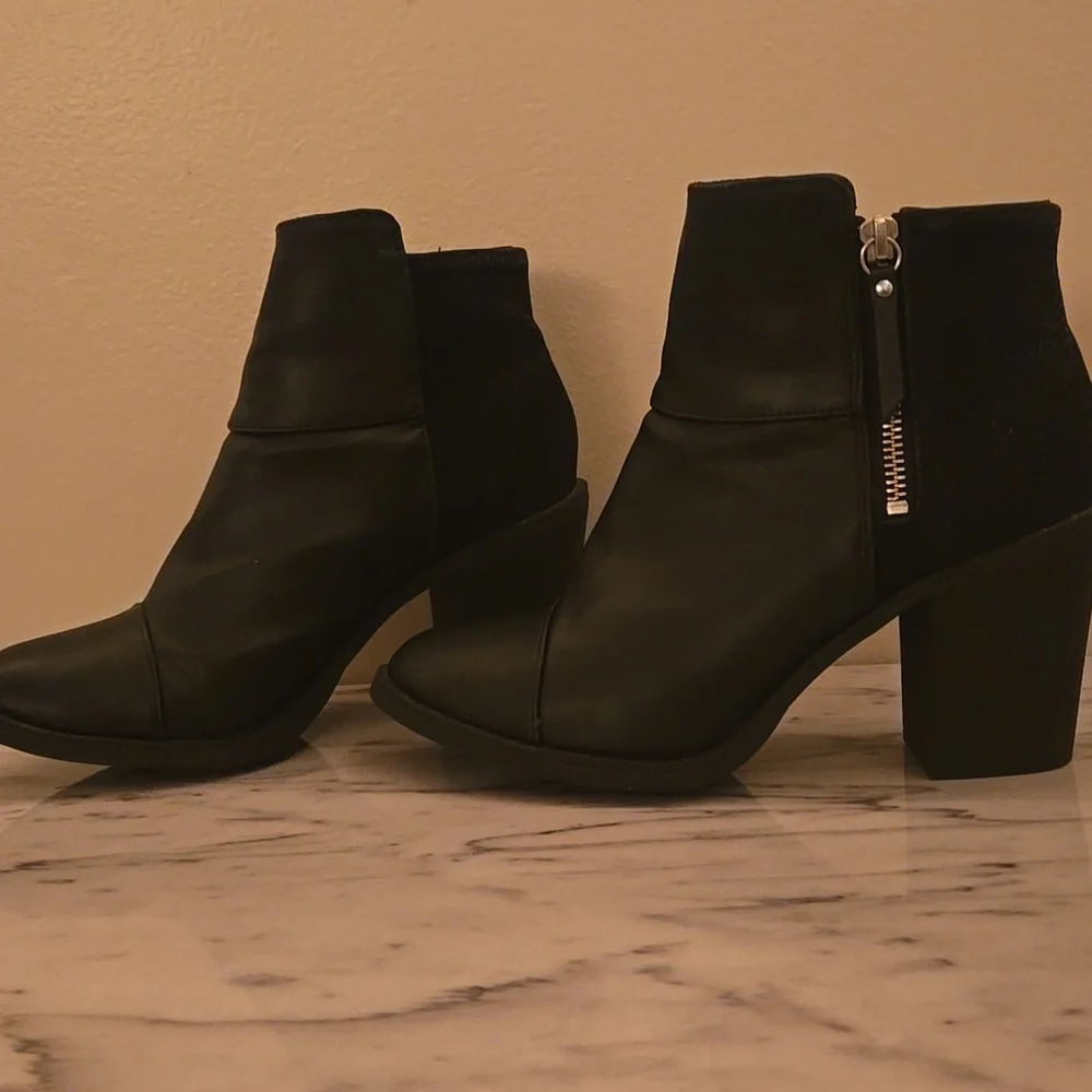 H&M Divided Black Ankle Booties - Picture 3 of 12